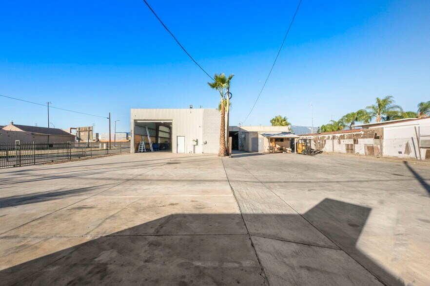 More Photos Of 1033-1047 W 3rd St, San Bernardino Warehouse For Sale
