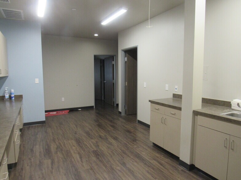 More Photos Of 595 W FM 120, Pottsboro Office For Lease