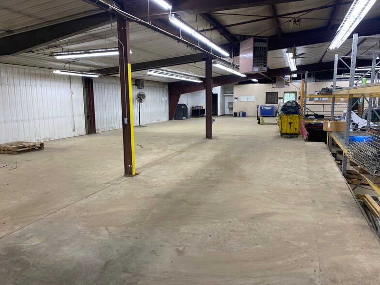 More Photos Of 3325 Southway Dr, Saint Cloud Warehouse For Lease