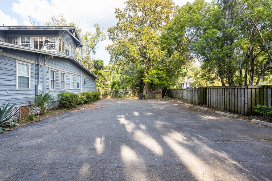More Photos Of 1013 SW 2nd Ave, Gainesville Office For Sale