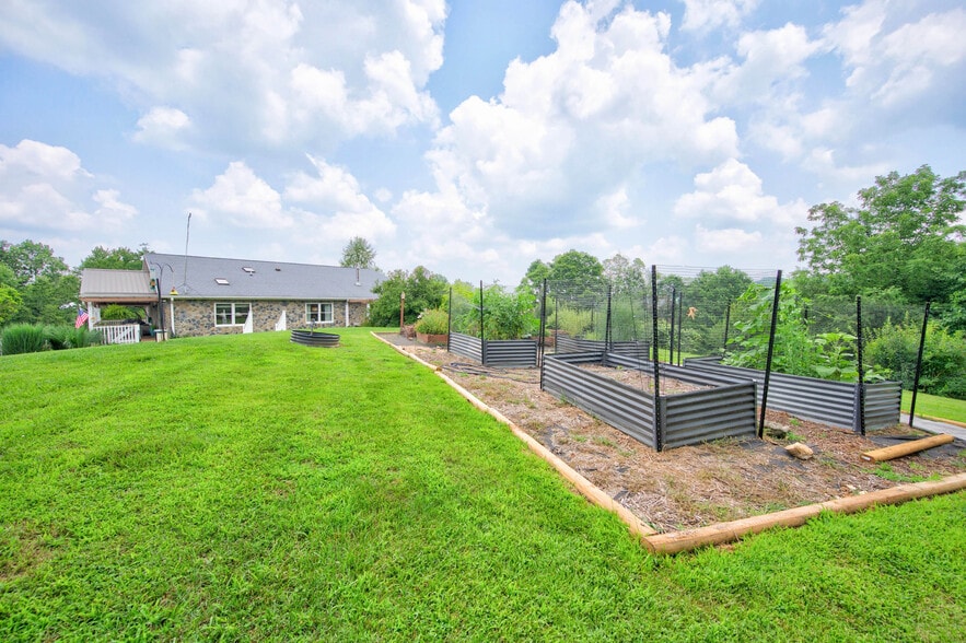 More Photos Of 1661 Turner Spur Rd, Fancy Gap Healthcare For Sale