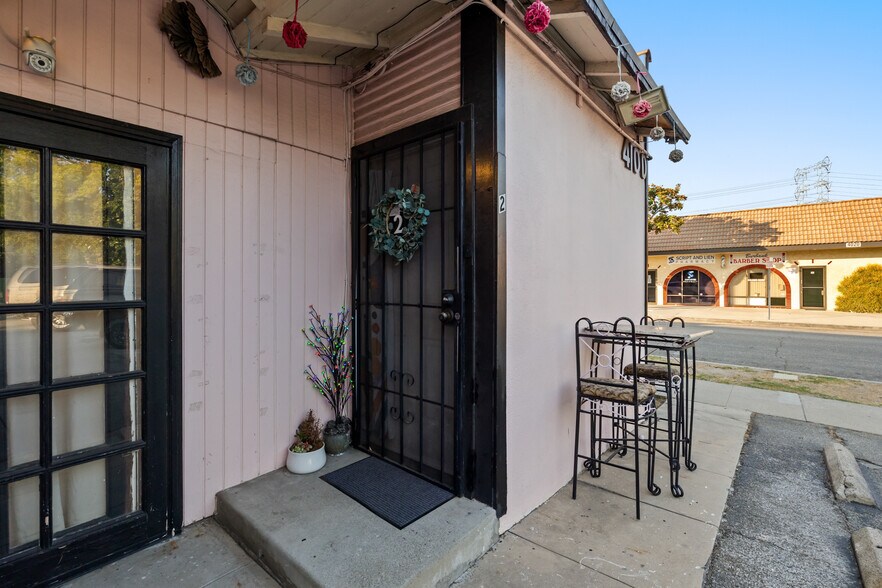 More Photos Of 4100-4102 W Magnolia Blvd, Burbank Storefront For Sale