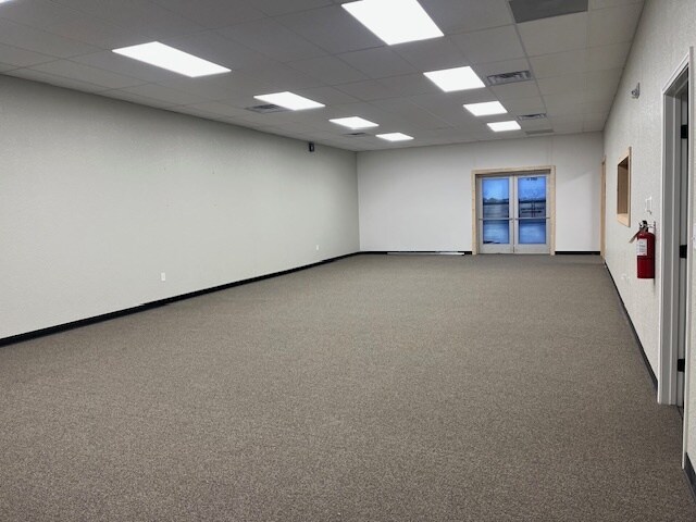 More Photos Of 12213 University Ave, Lubbock Showroom For Lease