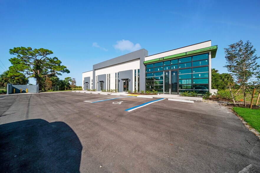 More Photos Of 1043 Ceitus Ter, Cape Coral Industrial For Lease