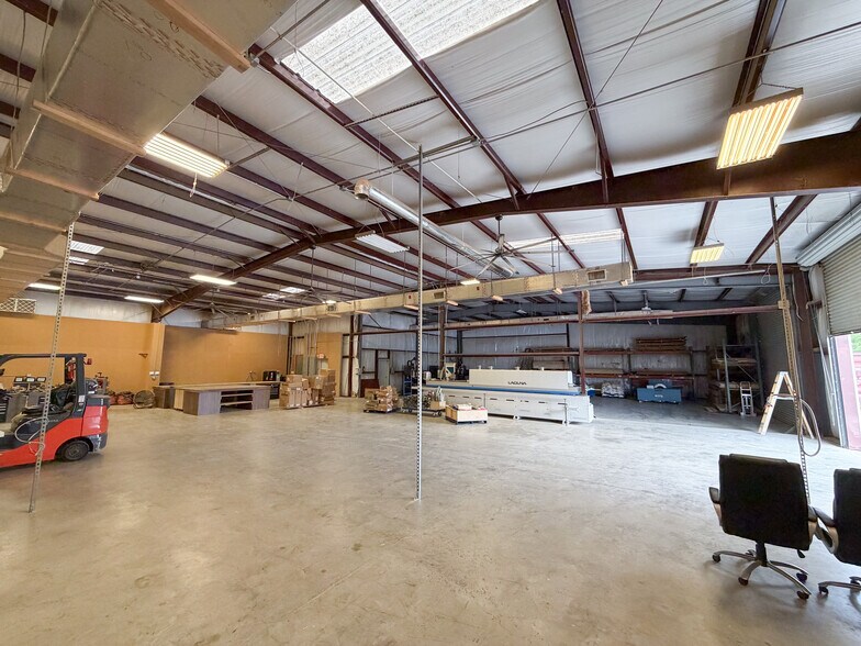 More Photos Of 3642 Bacor Rd, Houston Warehouse For Sale