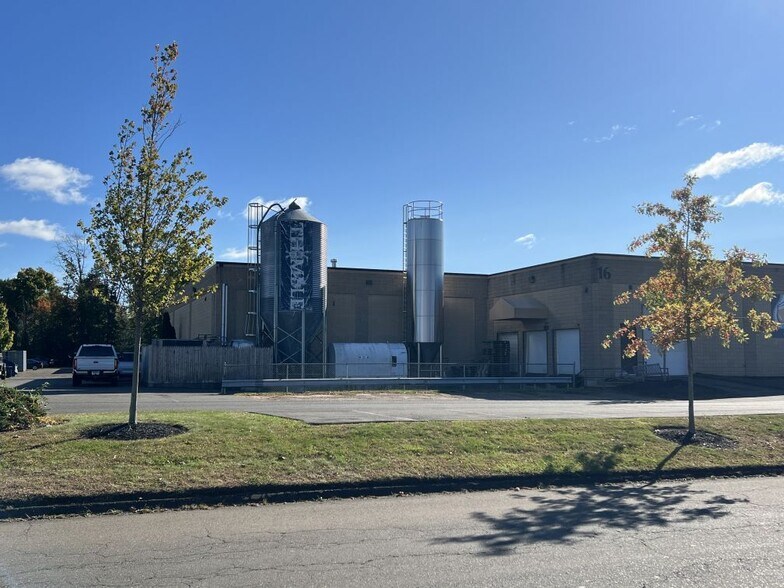 More Photos Of 16 Business Park Dr, Branford Warehouse For Lease