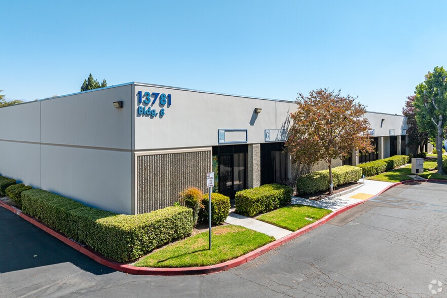 Primary Photo Of 13781 Roswell Ave, Chino Light Manufacturing For Lease