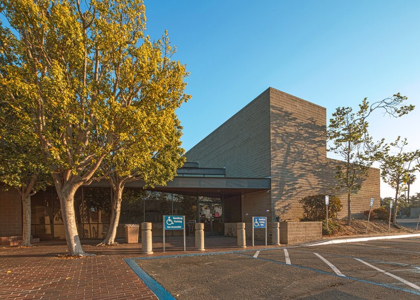 More Photos Of 145 Thunder Dr, Vista Medical For Lease