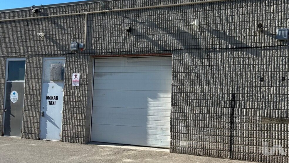 More Photos Of 55 Sinclair Ave, Halton Hills Showroom For Sale