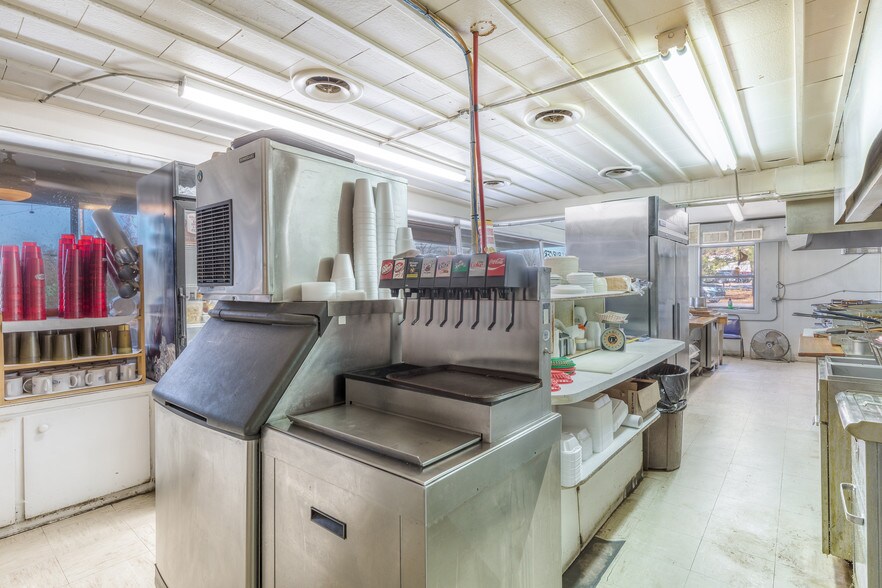 More Photos Of 29301 Hwy 82 Hwy, Park Hill Restaurant For Sale
