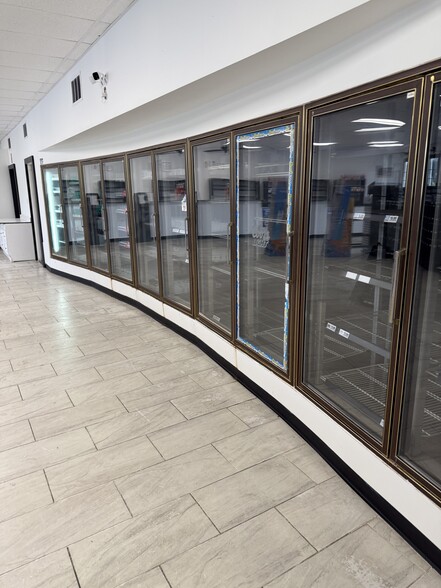 More Photos Of 1929 Clay St, Kissimmee Convenience Store For Lease
