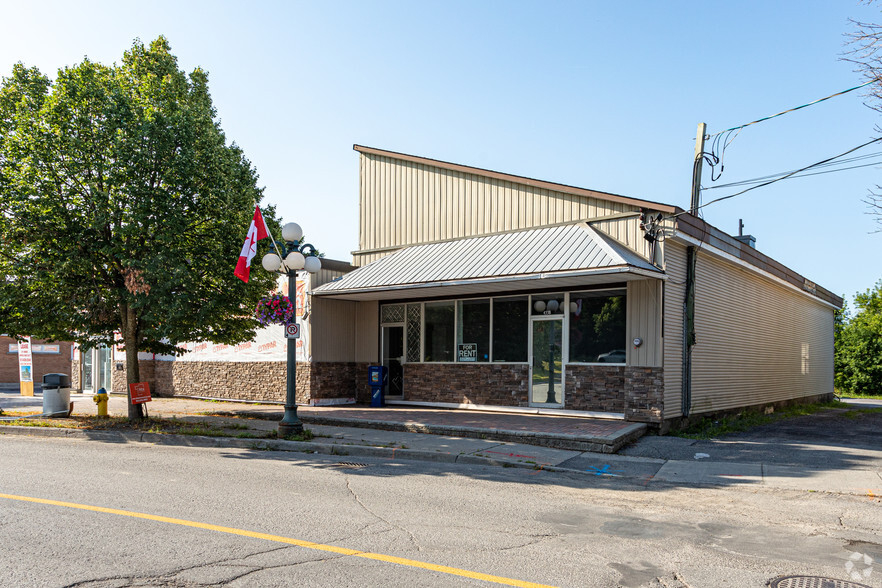 Primary Photo Of 433 Donald B Munro Dr, Ottawa Freestanding For Lease