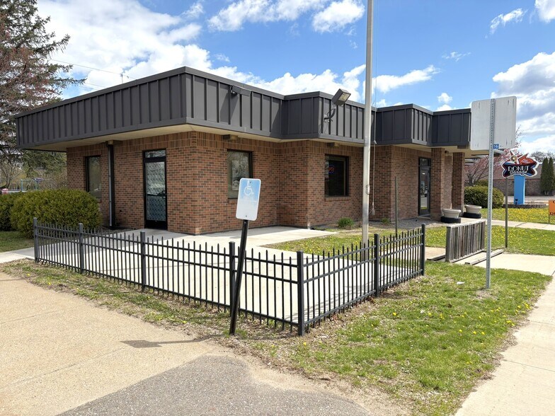 More Photos Of 221 4th St, Ironton Freestanding For Sale