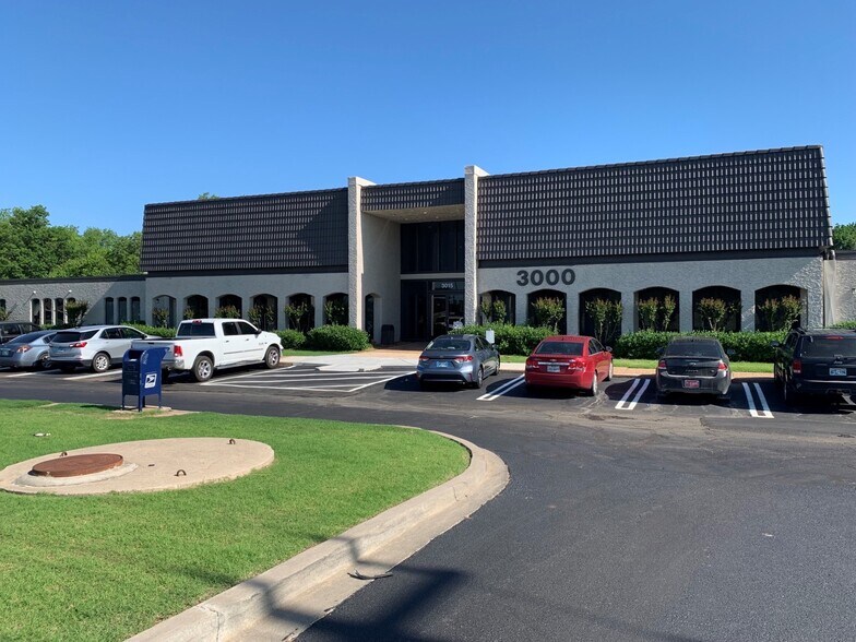 Primary Photo Of 3015 E Skelly Dr, Tulsa Medical For Lease