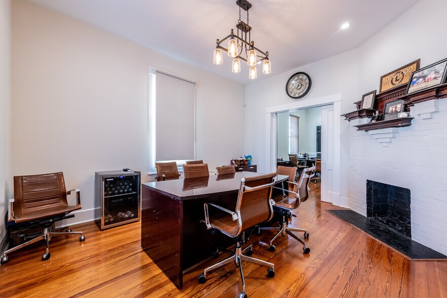 More Photos Of 214 E Ashby Pl, San Antonio Office For Lease