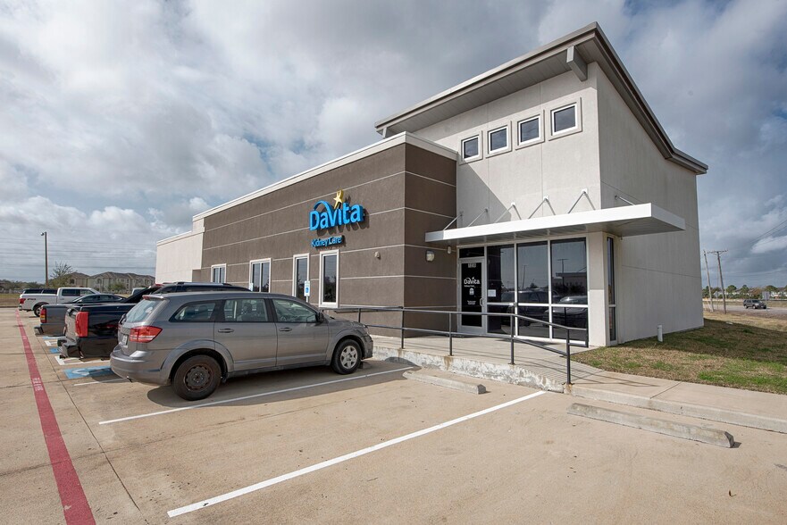 More Photos Of 7236 Medical Center Dr, Texas City Medical For Lease