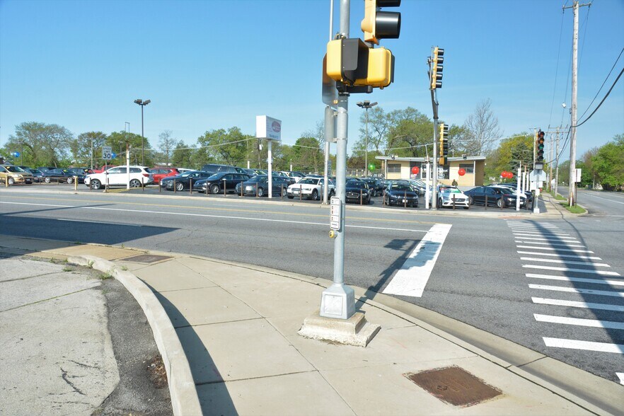 More Photos Of 18000 Torrence Ave, Lansing Convenience Store For Sale