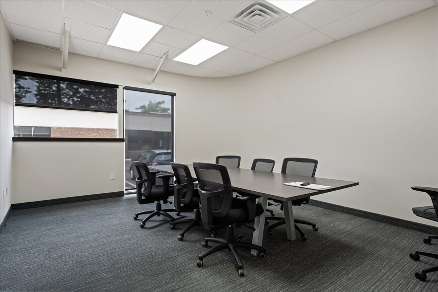 More Photos Of 29444 Northwestern Hwy, Southfield Office For Sale