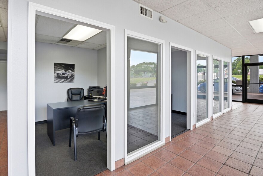 More Photos Of 325 W Dixon Blvd, Shelby Unknown For Lease