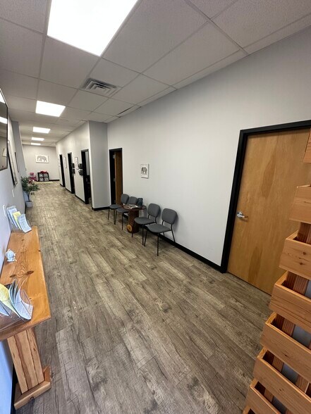 More Photos Of 9537-9573 W 87th St, Overland Park Unknown For Lease