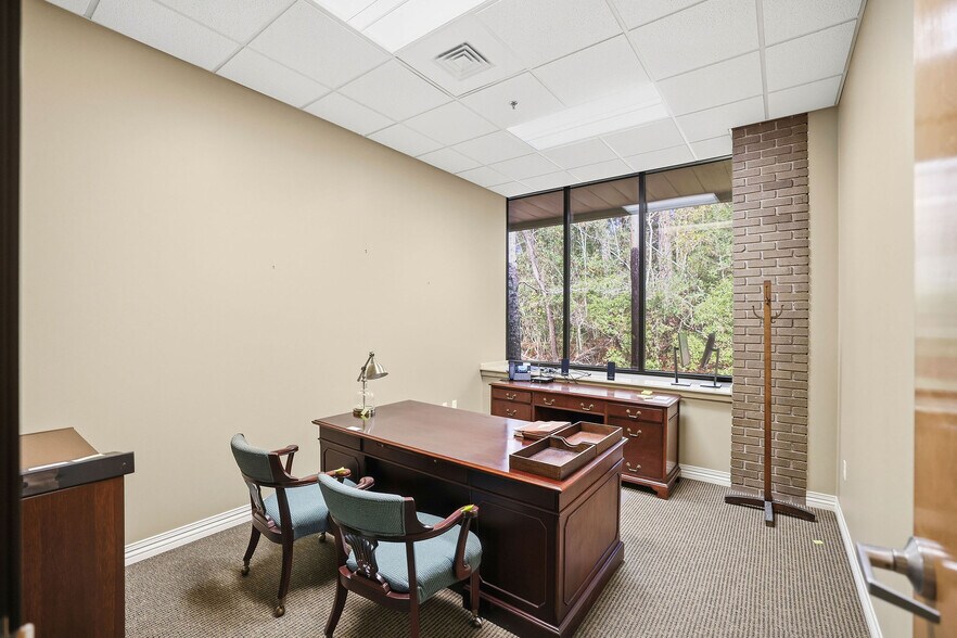 More Photos Of 68031 Capital Trace Row, Mandeville Office For Sale