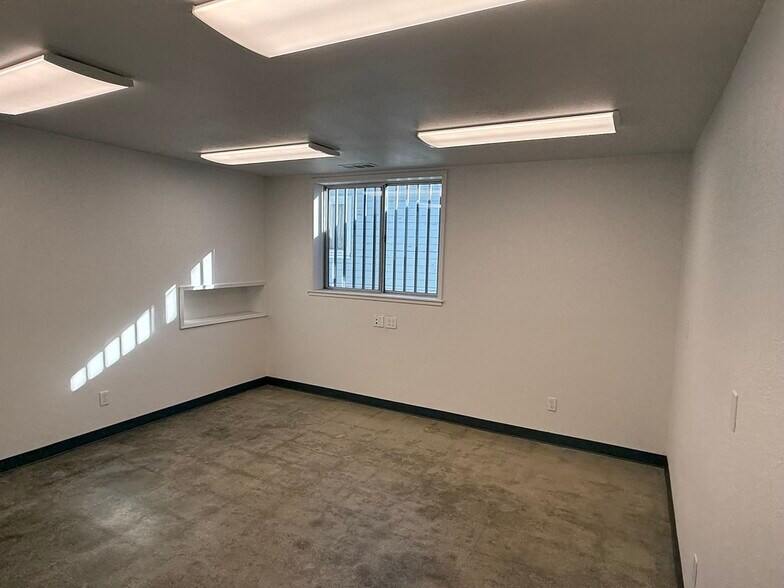 More Photos Of 5635 San Diego St, El Cerrito Warehouse For Lease