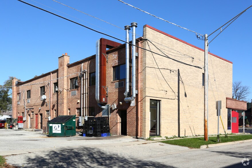 More Photos Of 500-506 N Lake St, Mundelein Coworking Space