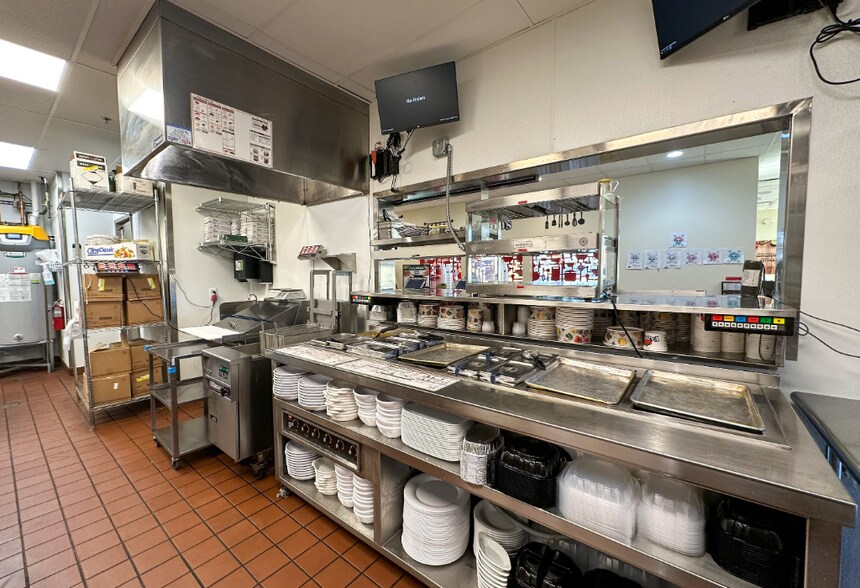 More Photos Of 5120 E Arrowhead Pky, Sioux Falls Fast Food For Sale