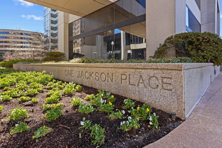 More Photos Of 188 E Capitol St, Jackson Office For Lease