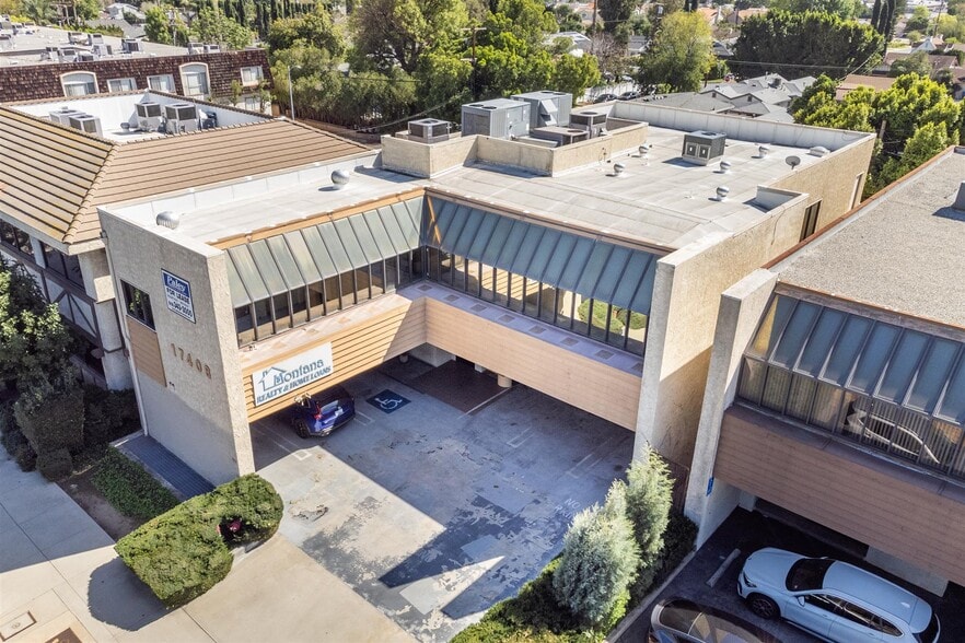 More Photos Of 17408 Chatsworth St, Granada Hills Office For Sale