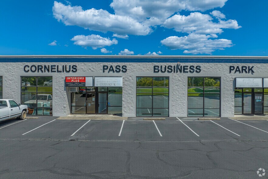 More Photos Of 2056 NE Aloclek Dr, Hillsboro Warehouse For Lease