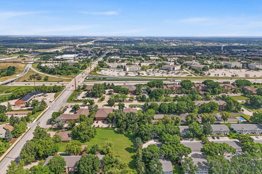 More Photos Of 4920 Pleasant St, West Des Moines Office For Lease