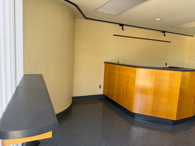 More Photos Of 375 Atlantic Ave, Long Beach Apartments For Lease