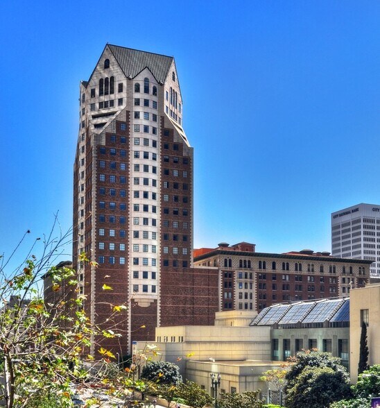 More Photos Of 500 S Grand Ave, Los Angeles Office For Lease