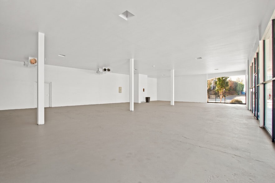 More Photos Of 1302-1308 Pico Blvd, Santa Monica Unknown For Lease