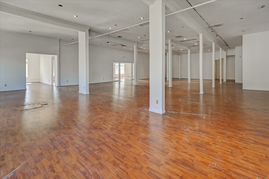 More Photos Of 601-625 Grant Ave, San Francisco Storefront Retail Office For Lease