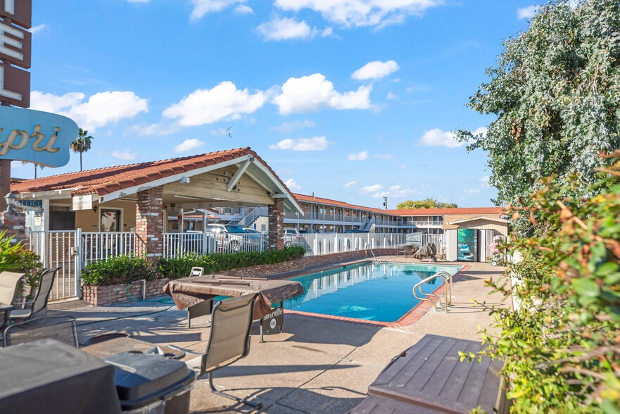 More Photos Of 2465 El Camino Real, Santa Clara Hotel For Sale