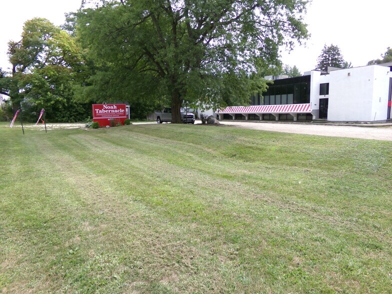 More Photos Of 4021 W Michigan Ave, Lansing Office For Sale