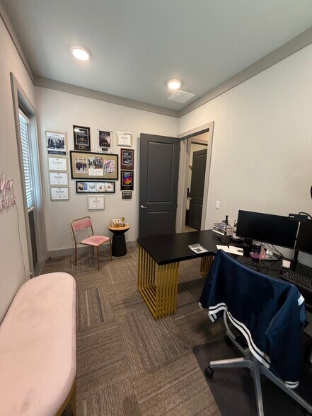 More Photos Of 1312 W Exchange Pky, Allen Medical For Lease