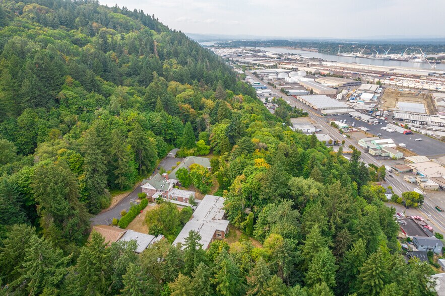 More Photos Of 2640 NW Alexandra Ave, Portland Specialty For Sale