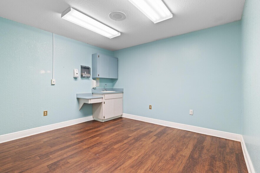 More Photos Of 1200 S Pinellas Ave, Tarpon Springs Medical For Lease