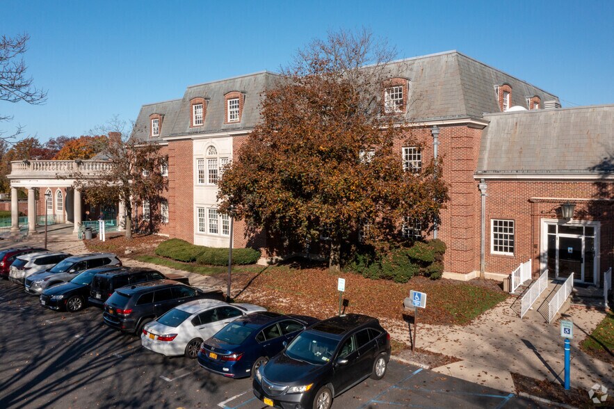 More Photos Of 2100 Middle Country Rd, Centereach Office For Lease