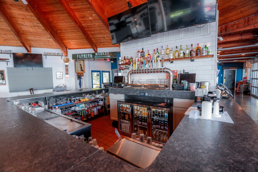 More Photos Of 700 Jordan Point Rd, Hopewell Restaurant For Sale