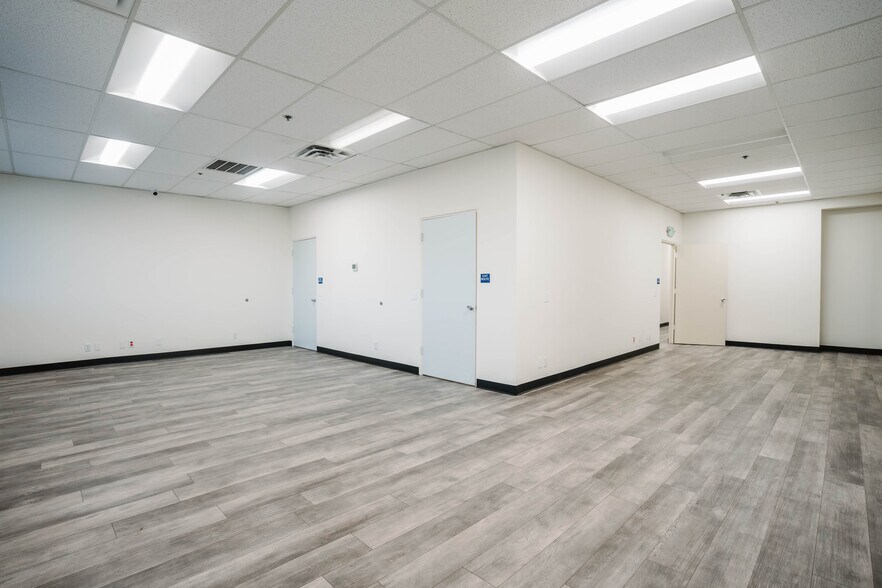 More Photos Of 42650 Melanie Pl, Palm Desert Loft Creative Space For Lease