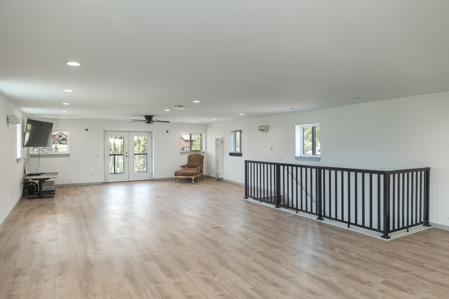 More Photos Of 450 County 424 rd, Grand Lake Flex For Sale