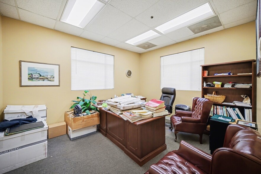 More Photos Of 10810 Withers Cove Park Dr, Charlotte Warehouse For Lease
