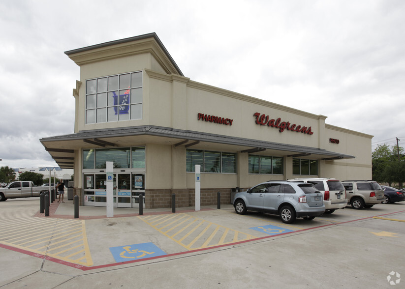 Primary Photo Of 156 Fm-518, Kemah Drugstore For Lease