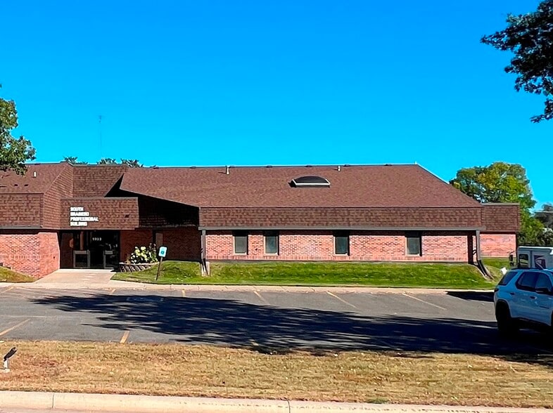 More Photos Of 1903 S 6th St, Brainerd Medical For Lease
