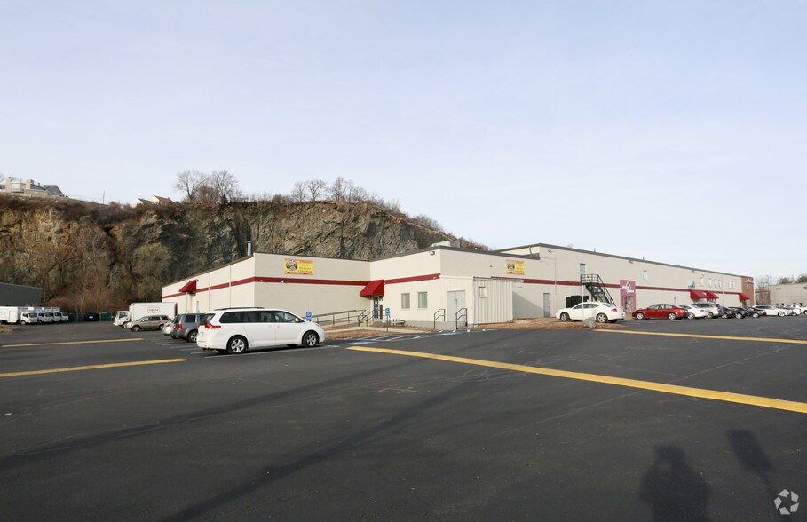 More Photos Of 10 Micro Dr, Woburn Warehouse For Lease