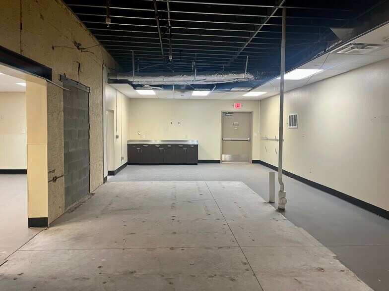 More Photos Of 4710 Alabama St, El Paso Office For Sale